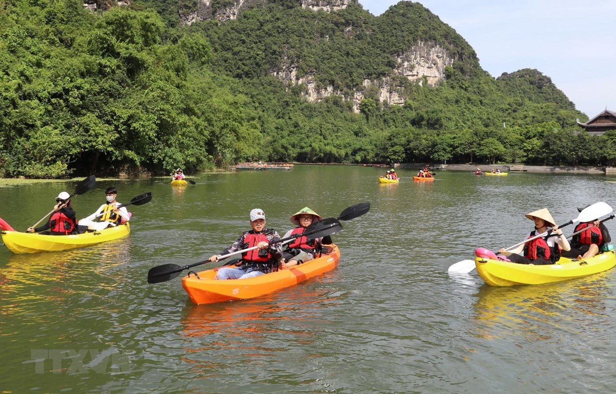 Về Khu du lịch sinh thái Tràng An trải nghiệm chèo thuyền kayak ...
